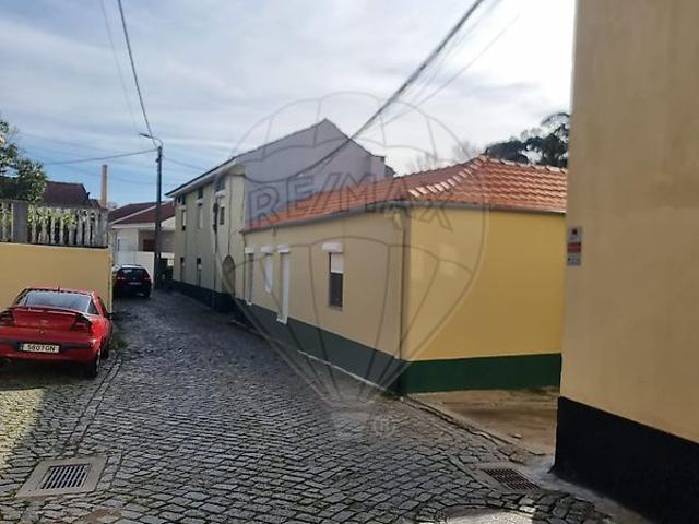 Moradia T5 para venda