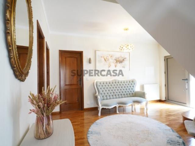 Venda de Moradia T5 em Maceira, Leiria