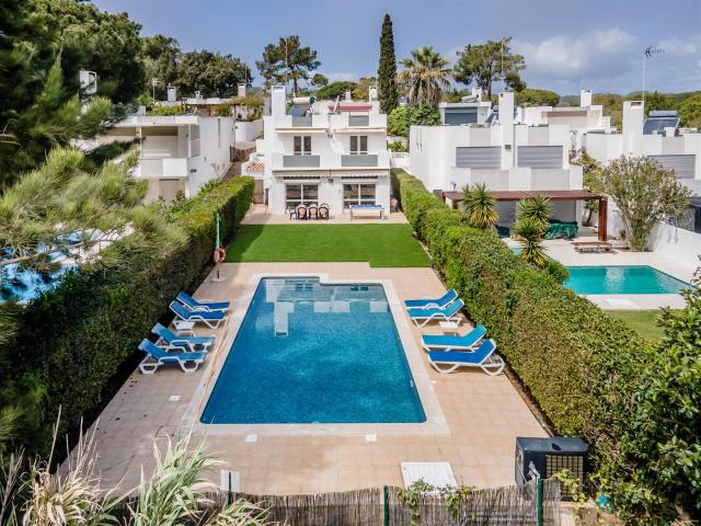 Moradia T5 Piscina aquecida 400 mts da praia Maria Luís 237m² Albufeira Olhos de Água