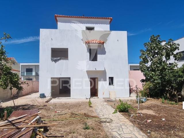Moradia T5 Piscina Garagem Parqueamt. Ferno Ferro Seixal