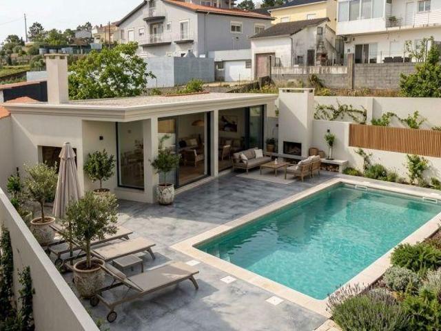 Moradia T5 próxima das Grutas de Mira de Aire | 26084100011