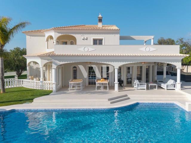 Moradia T5 Renovada com Vista Mar, Piscina e Terreno Amplo p. 516m² Boliqueime