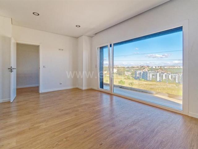Moradia T5, Santo António Dos Cavaleiros e Frielas, Loures | BPI Expresso Imobiliário