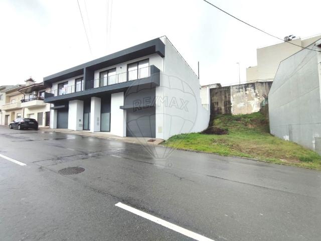 Moradia T5, Santo Tirso, Couto Santa Cristina e São Miguel e Burgães, Santo Tirso | BPI Expresso Imobiliário