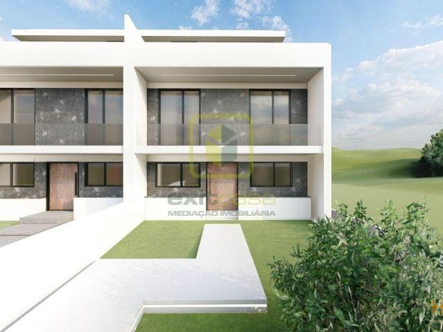 Moradia T5 | 26074084732