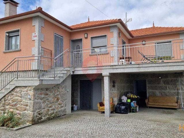 Moradia T5 | 26084091811