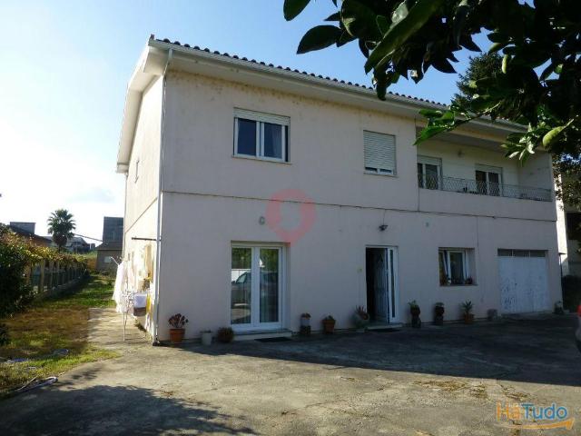 Moradia T5 | 26083648475