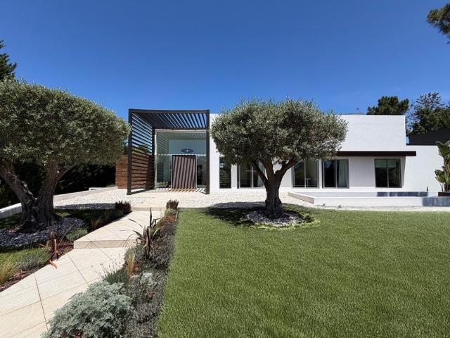 Moradia T6 na Quinta do Peru com vista para lago e campo de Golfe