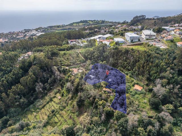 Moradia T6 à venda em Santa Cruz