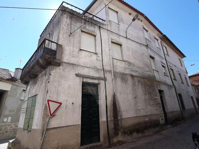 Moradia T6 à venda em Tondela