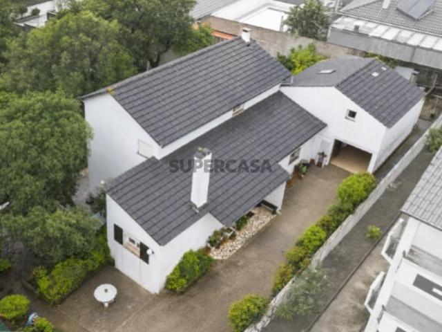 Moradia T6 acolhedora em Fátima | Espaço, conforto e excelente localização