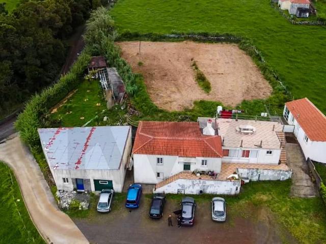 Moradia T6, Almagreira do Poente em Almagreira, Vila do Porto