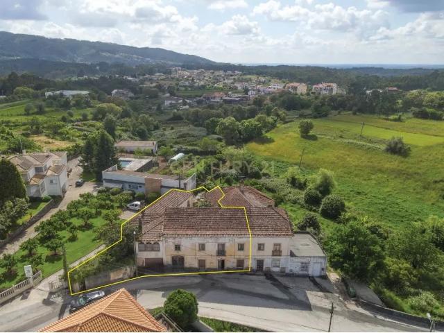 Moradia T6 antiga, para recuperar