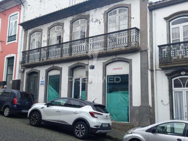 Moradia T6 centro da cidade