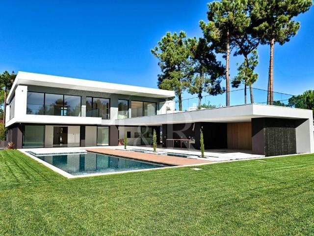 Moradia T6 com jardim e piscina na Aroeira, Almada 550m² Charneca de caparica