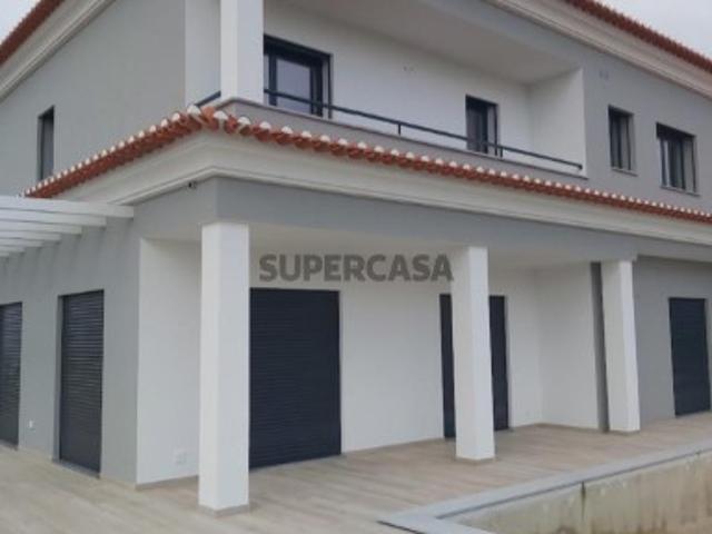 Moradia T6 com Piscina na Ventosa em Torres Vedras
