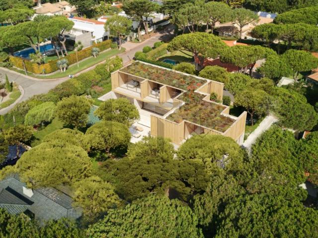 Moradia T6 com Piscina, Design de Luxo, para Venda na Prestigiada Quinta da Marinha, Cascais
