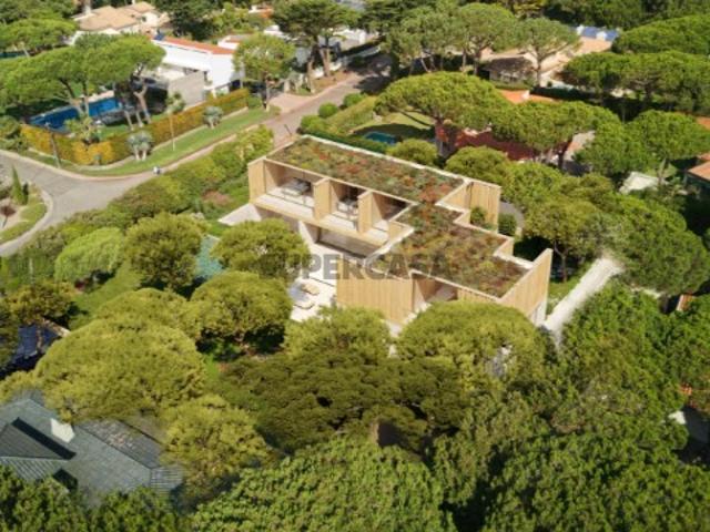 Moradia T6 com Piscina, Design de Luxo, para Venda na Prestigiada Quinta da Marinha, Cascais