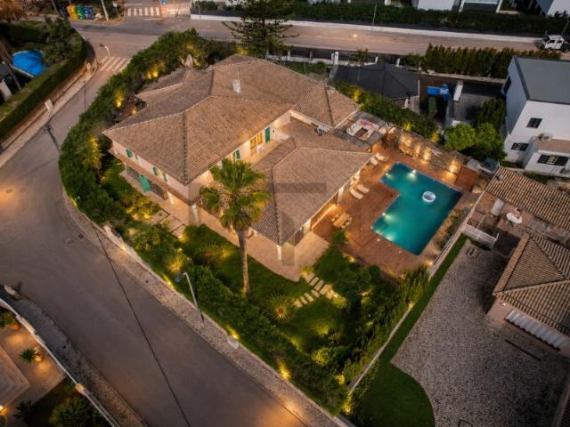 Moradia T6 com Piscina para Arrendamento em Birre, Cascais