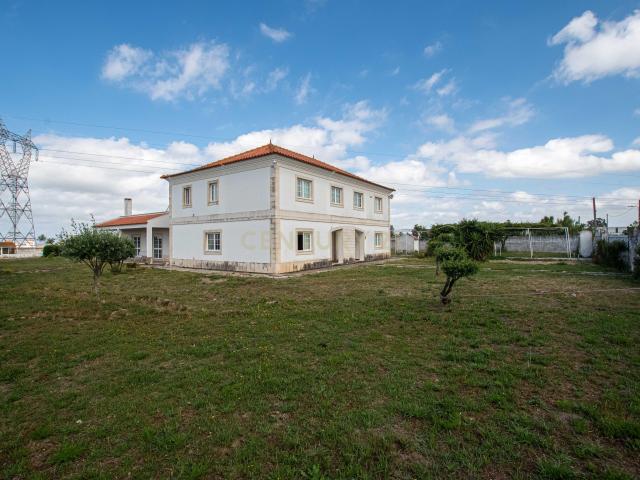 Moradia T6 de Charme com 313m2 | Quinta com 8640m2 | Atalaia Montijo