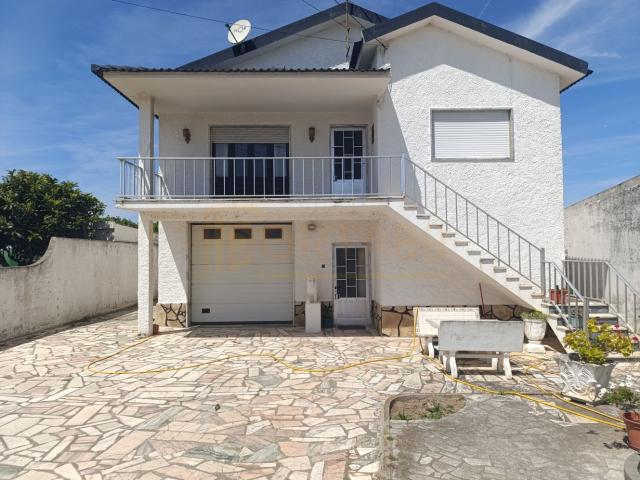 Moradia T6 e Terreno com 2320 m2