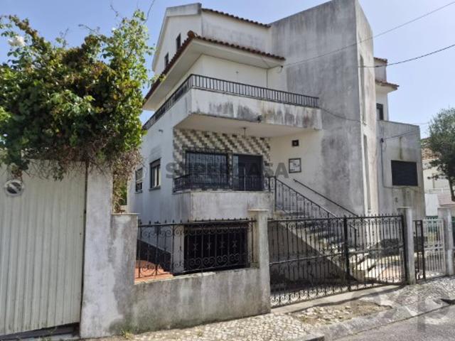 Moradia T6 em Marinha Grande