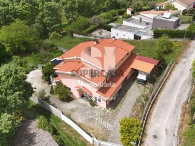 Moradia T6 em Adoufe e Vilarinho de Samardã