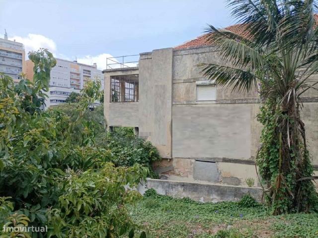 Moradia T6 em RUNA em Linda a Velha, Oeiras