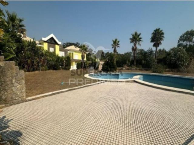 Moradia T6 em Belas