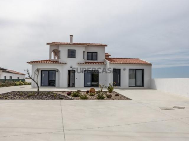 Moradia T4 em Santa Bárbara