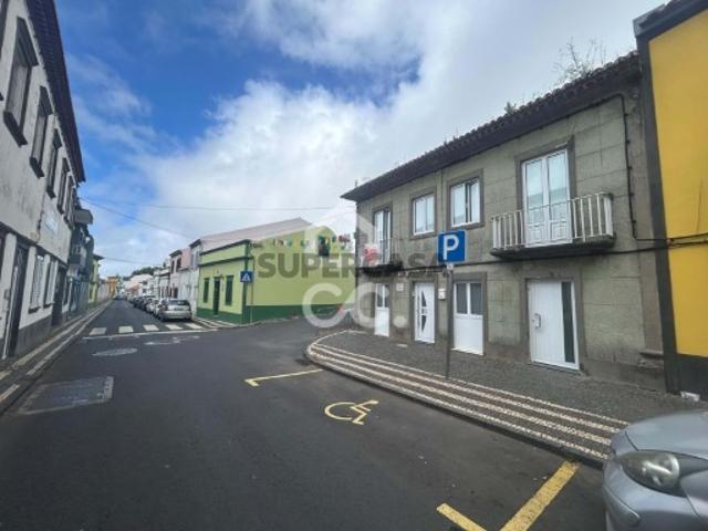 Moradia T6 em Santa Clara