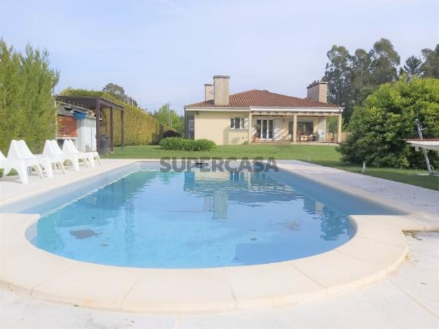 Moradia T6, Jardim e Piscina, Bons acessos ao centro do Porto, Privacidade total!