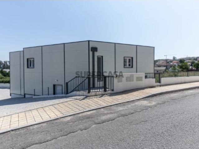 Moradia T6 localizada no centro Lousada