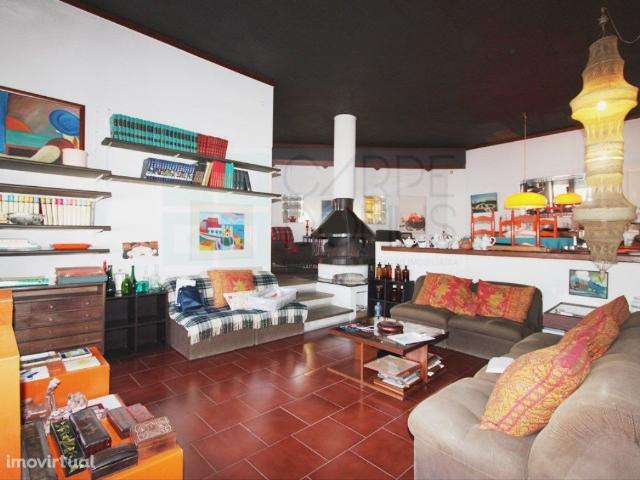 Moradia T6, lote 915m2, prxima da praia, na Parede, Cascais