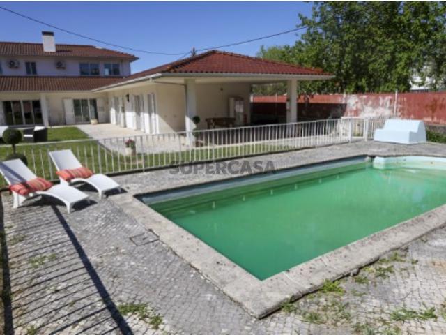 Moradia T6 pronta a habitar com piscina em Lousã