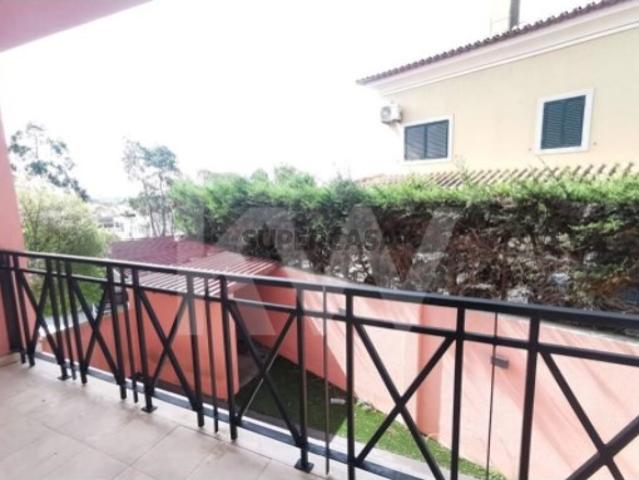 Moradia T7 | Albarraque | Rio de Mouro | Moradia Bi Familiar | Bairro unicamente de moradias