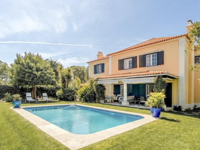 Moradia T7 com jardim, piscina e garagem em box| Cascais