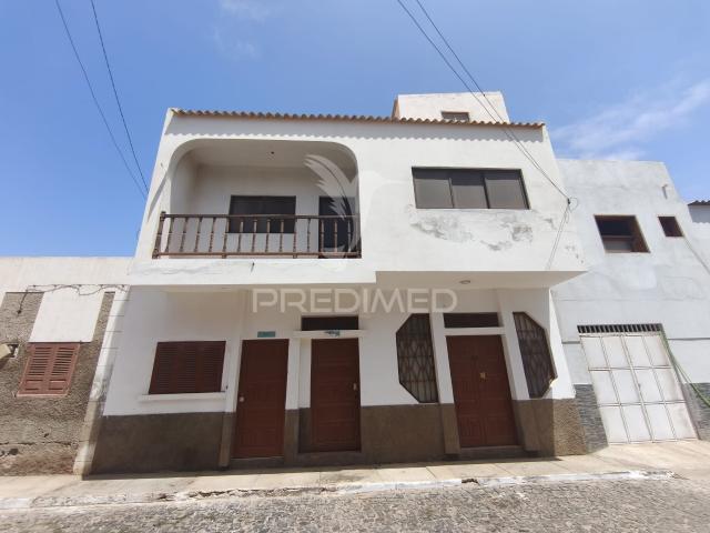 Moradia T7 com 2 Apartamentos T0 a 50 Metros da Praia | Santa Maria, Ilha do Sal