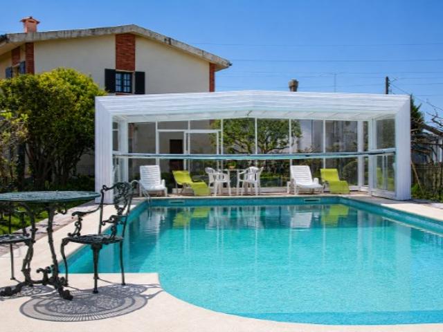 Moradia T7, com piscina coberta, campo de ténis