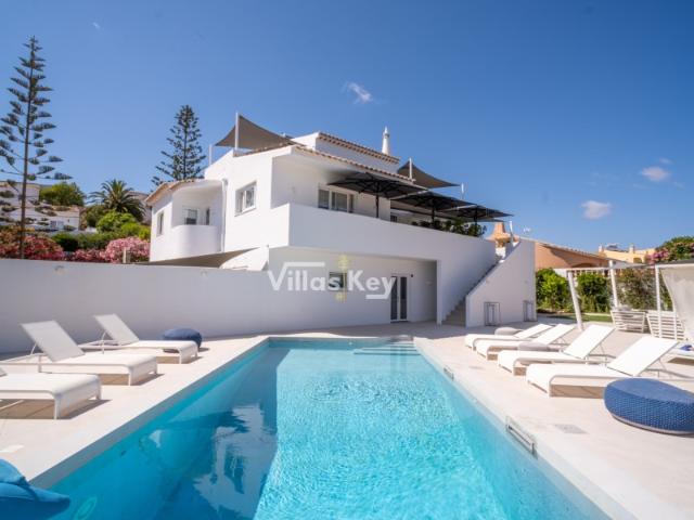 Moradia T7 com piscina, jardim e vista mar Luz, Lagos