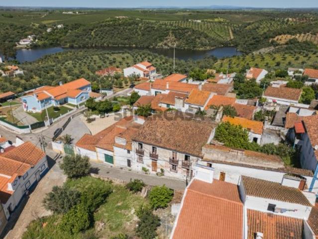 Moradia T13 em Avis a poucos metros da barragem