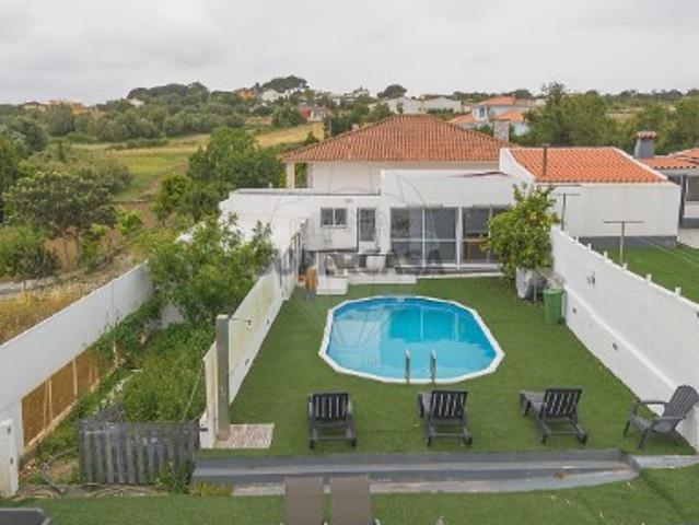 Moradia T7 em Almargem do Bispo, Pêro Pinheiro e Montelavar