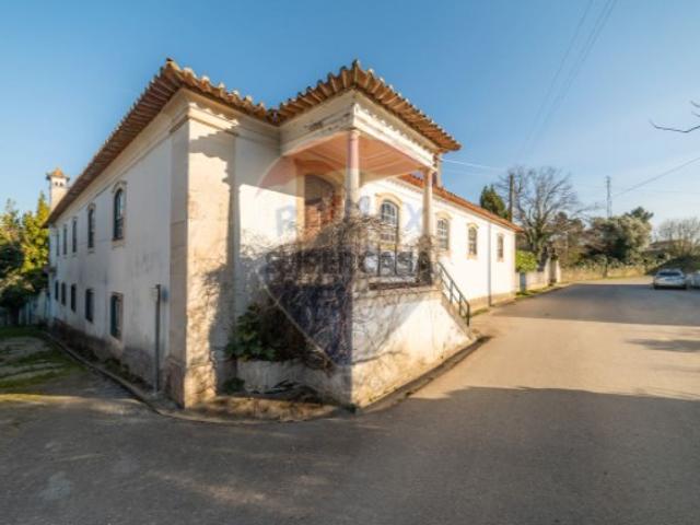 Moradia T7 em Poiares Santo André