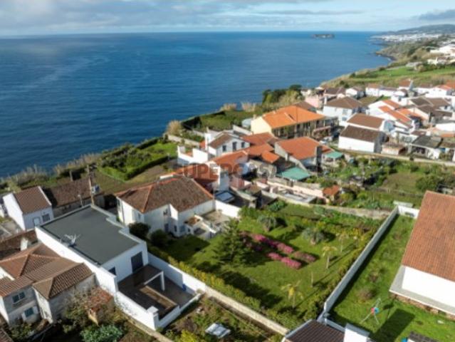 Moradia T7 em Ponta Garça