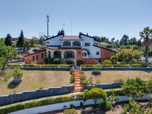 Moradia T7 Isolada no Préstimo, Águeda – Um Refúgio com vistas panorâmicas e Potencial Ilimitado
