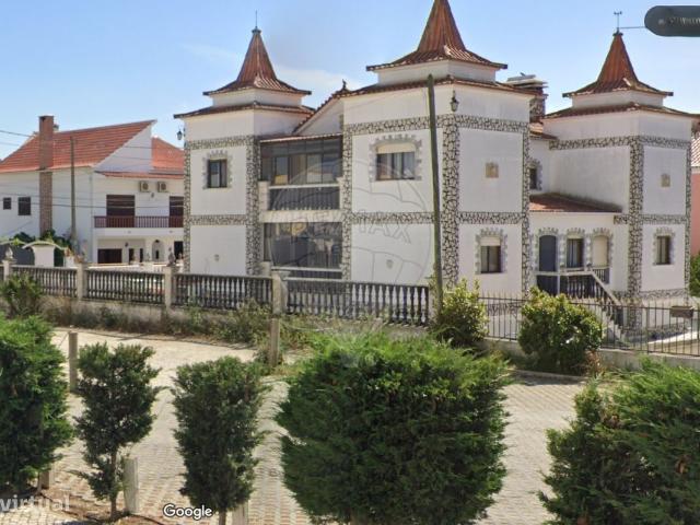 Moradia T7 para venda