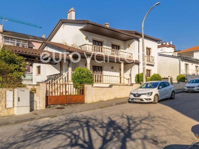 MORADIA T8 NO CENTRO DE LEIRIA | 26084078481