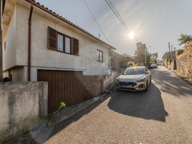 Moradia T8 à venda em Oliveira de Azeméis