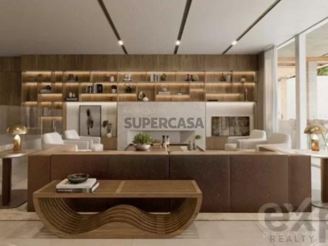 Moradia T8 em Carcavelos e Parede