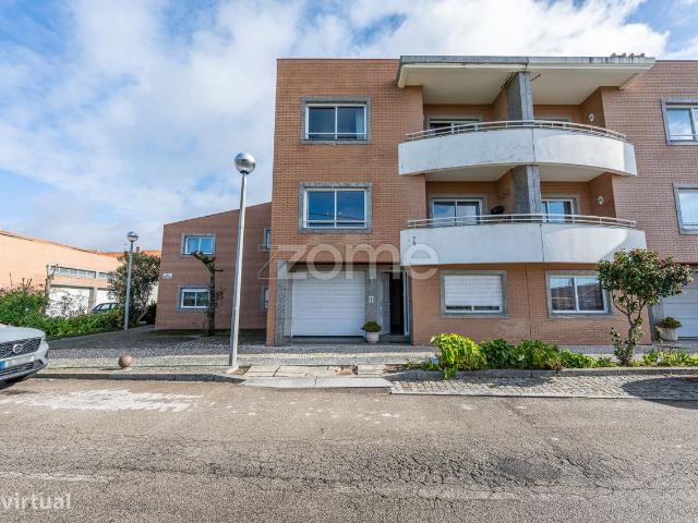 Moradia T8, em Silvalde, Espinho